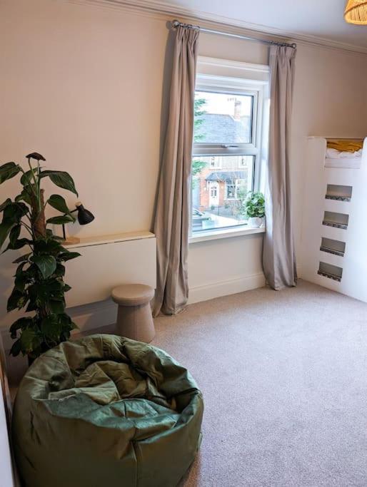 Spacious Victorian Holiday home Belfast