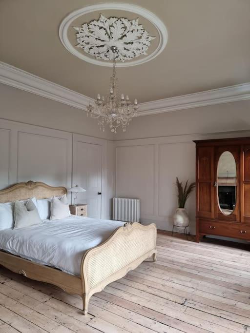 Spacious Victorian * Belfast